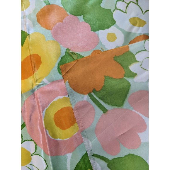 Vintage Mid Century‎ Large Scale Floral Satin Fabric Marimekko-like 44" by 120" - Picture 9 of 9